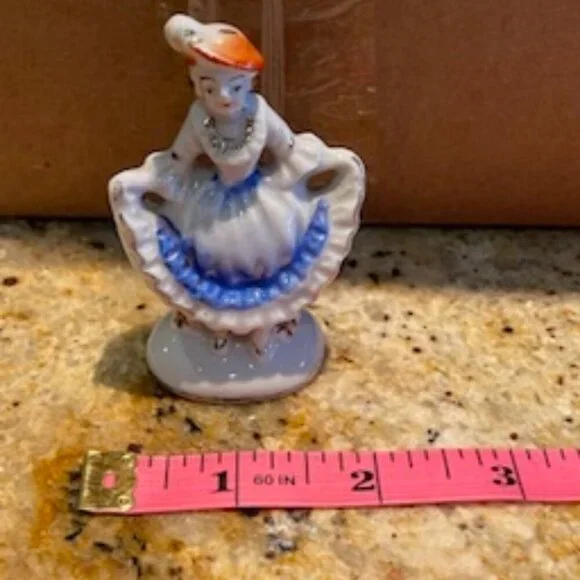 Vintage Miniature Victorian Ladies Figurines, Made in Occupied Japan, - Picture 7 of 7